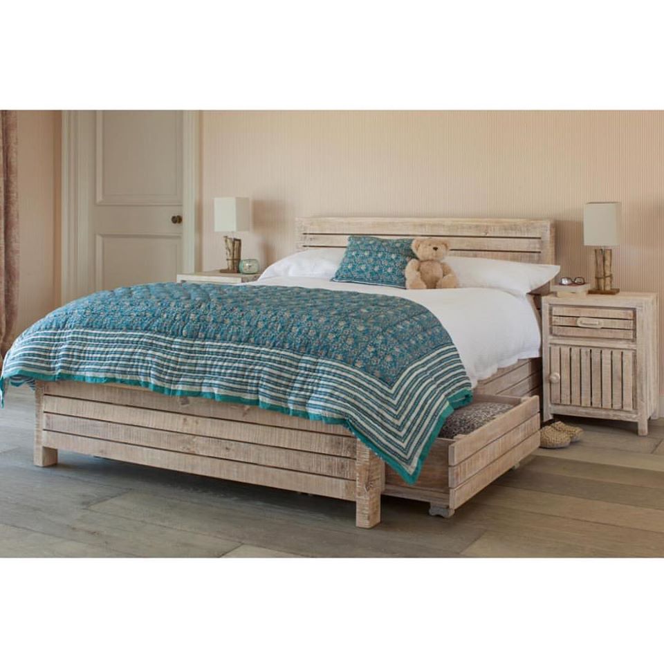 Wooden Bed - Jasmine Collection